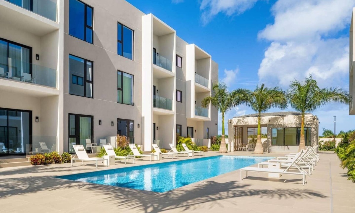 Grace Bay Apartment | 25%Off July 27-31 Pool, Grace Bay, Ocean View Z102