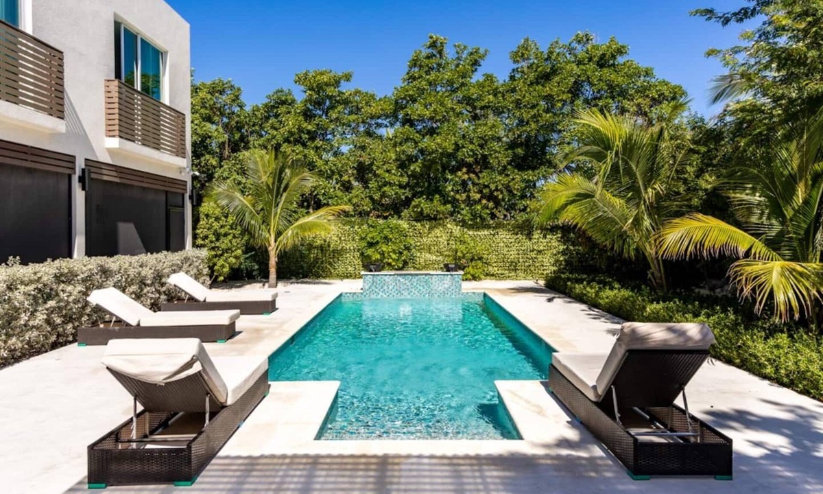 Grace Bay Hills House | 25% Off July WeekDays! Walk To Beach -Pool-CV41-3