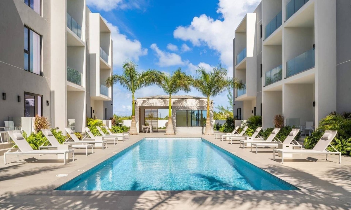 Grace Bay Apartment | 25% Off July30-Aug1 Walk 2 Beach, Pool Z-B103