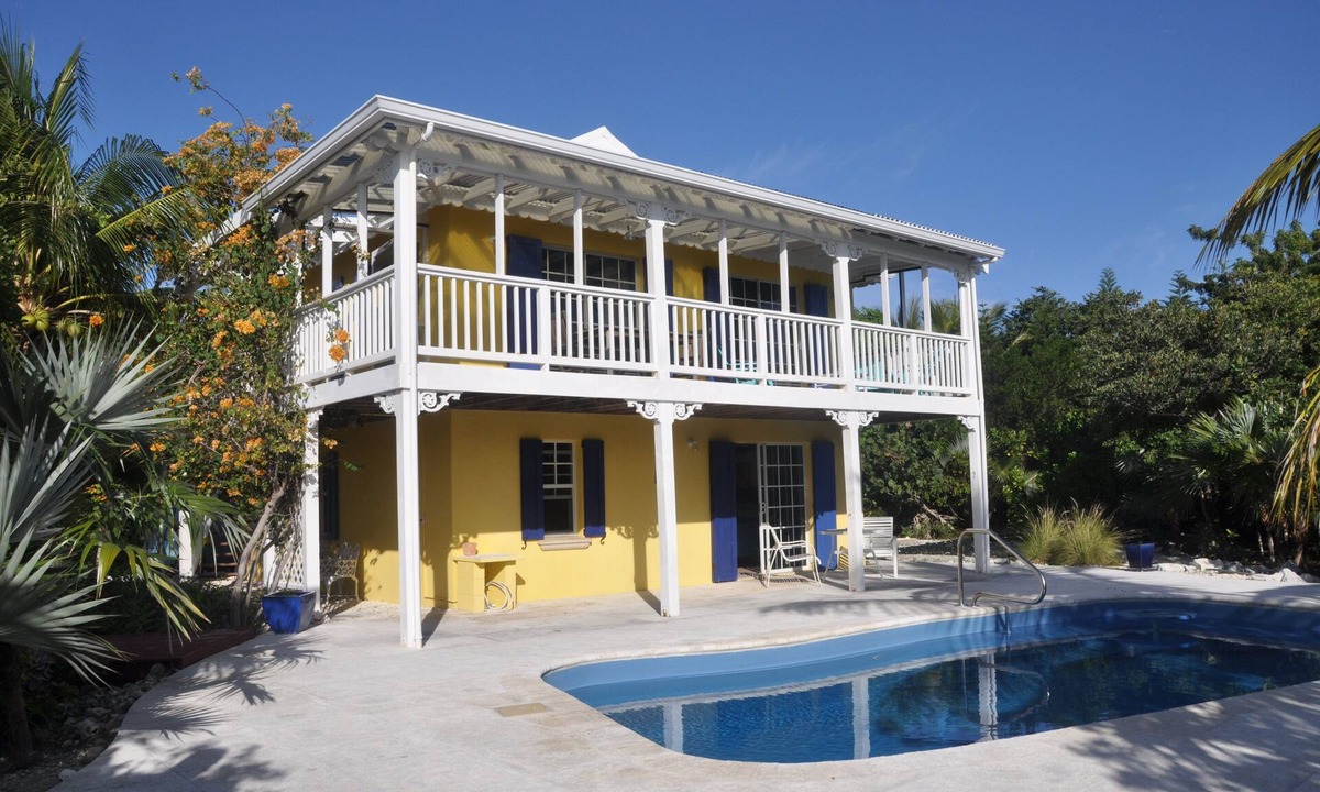 Leeward Settlement Villa | A colourful, Caribbean retreat, a short walk to stunning Pelican Beach, Leeward.