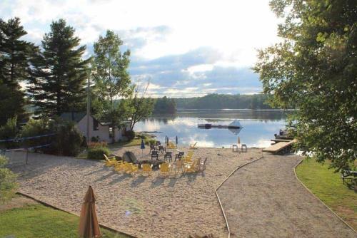 Seguin House | Bunkie 4 At The Lake On Muskoka Shores