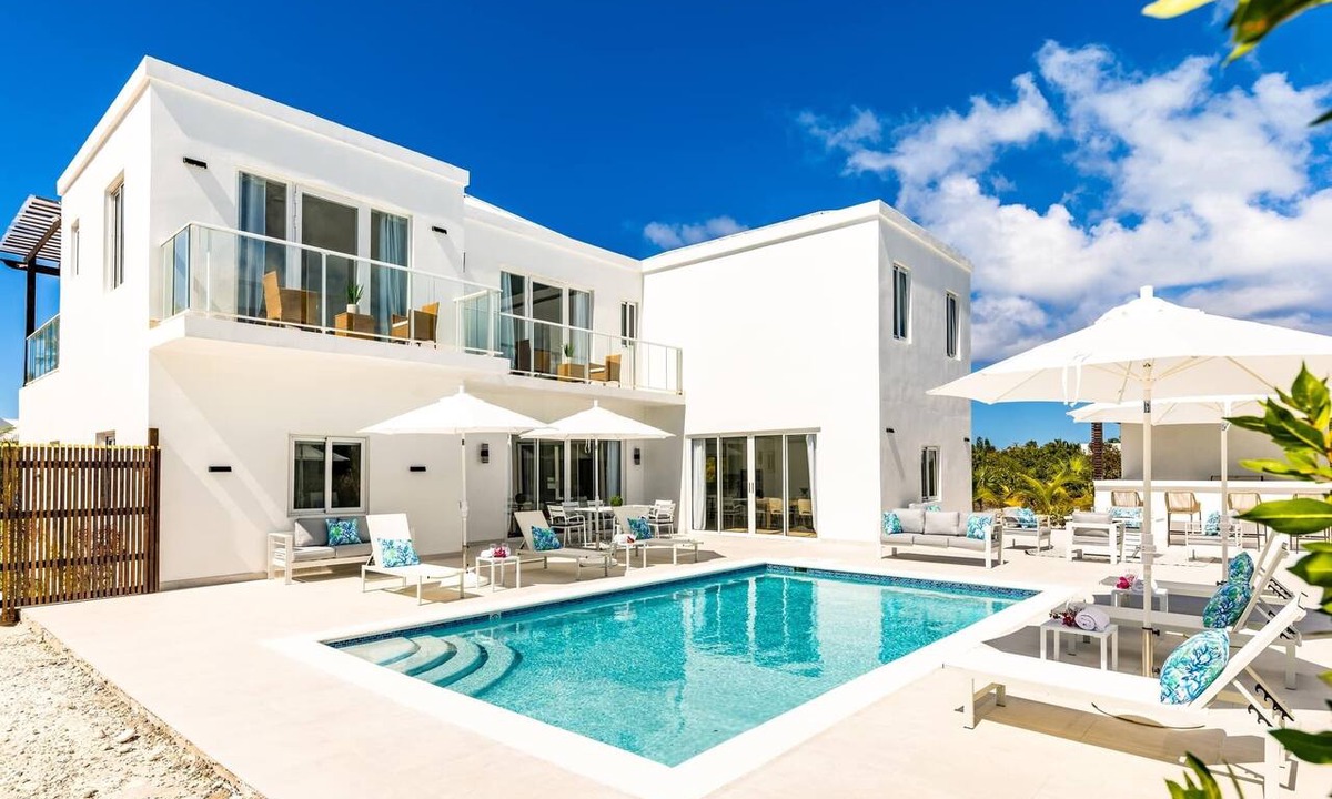 Leeward Settlement House | Caicos Cove Villa: Private Pool near Grace Bay