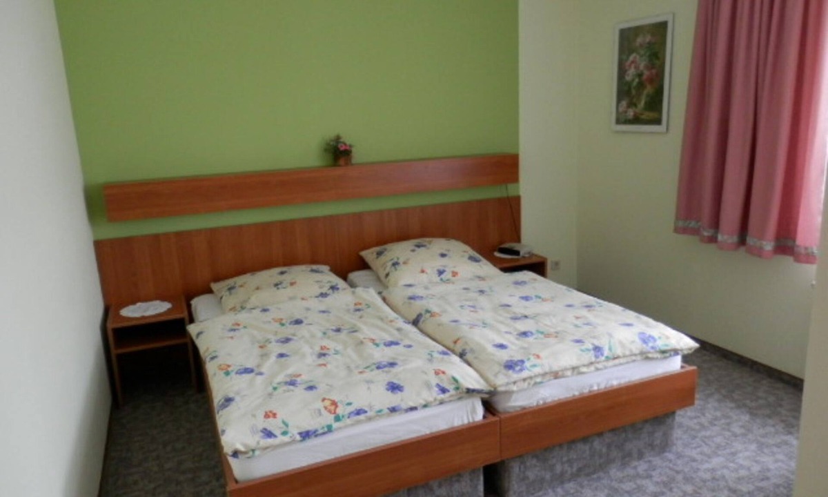 Wickerode Bed & Breakfast | Double room 5 (3 p.) - Ferienwohng. u. Zimmer Goldschmidt