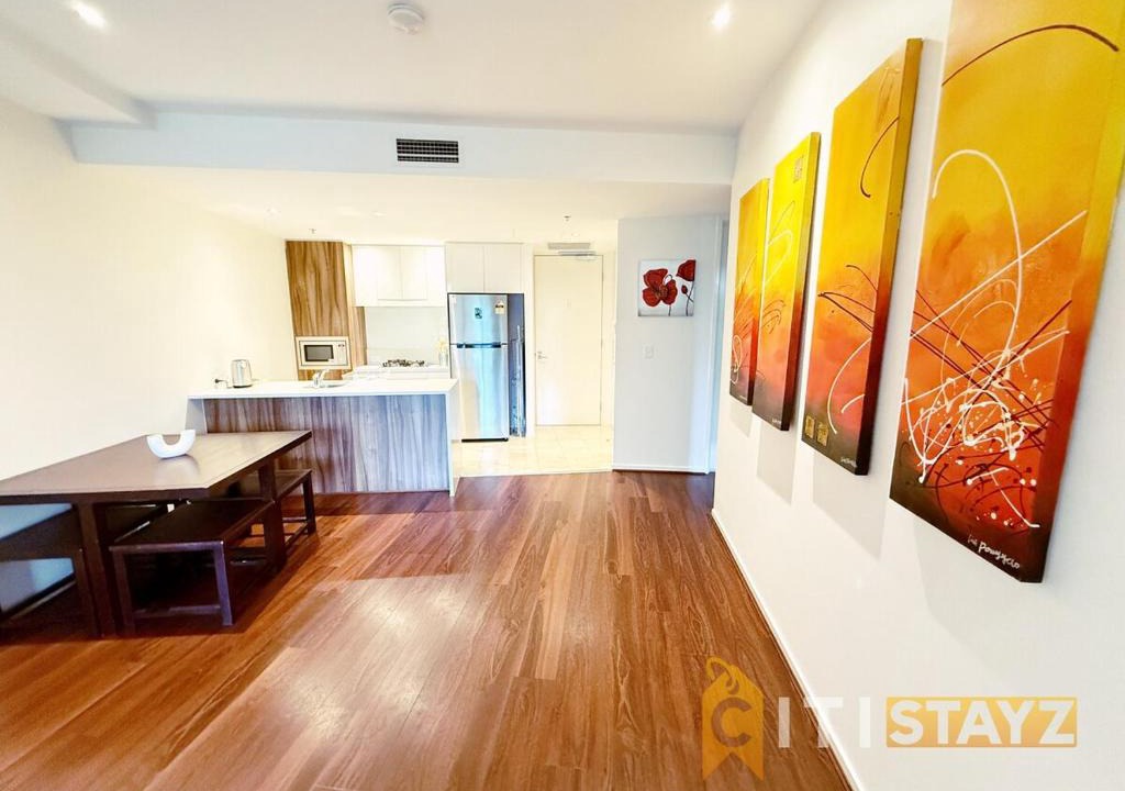 City East Apartment | Manhattan CBD 1BD - Study Desk, Free Parking