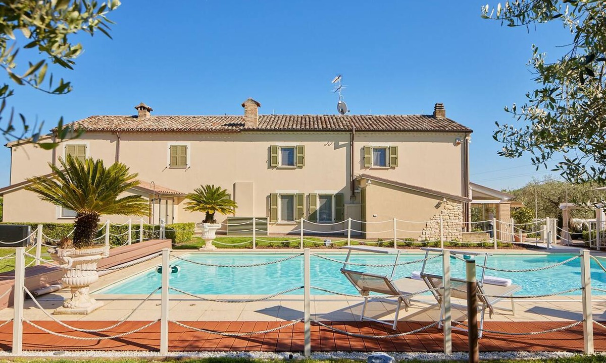 Fano Villa | Villa Alis - Private villa, 5 bedrooms, pool, A/C, wifi, pets, sauna, Marche