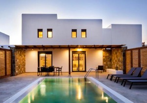 Cato Agro 2, Seafront Villa with Private Pool in Karpathos