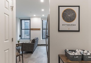 Frontdesk | Studio Apt by the Phipps Conservatory in Pittsburgh