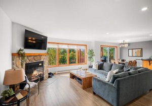 Hauts-Bois Ski InOut 2brs w Pool Access 197-4 in Mont-Tremblant
