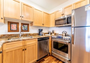 Overlooks Keystone Base Area, Short Walk to Lifts; Private Balcony with Views in Keystone