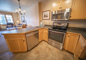 Scenic Summer Stay | Outdoor Pool, Village Action in Keystone
