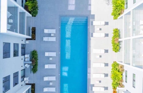 Grace Bay Apartment | 25% Off July30-Aug1 Walk 2 Beach, Pool Z-B103