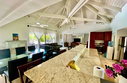 Leeward Settlement Villa | 30 Second Walk to Grace Bay Beach!, 3BR +1BR , Private Pool! Lush Gardens!