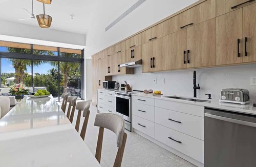 Leeward Settlement Villa | Aqua Solis Villa