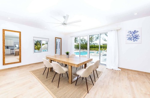 Leeward Settlement House | Caicos Cove Villa: Private Pool near Grace Bay