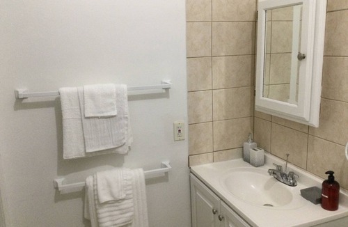 Cockburn Town Condo | Colwin's Place Condo # 4, Great for Families, Couples & Singles