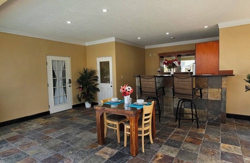 Juba Sound Cottage | Cozy Private 1-Bedroom Cottage With Pool, Near Beach, Restaurant and Activities