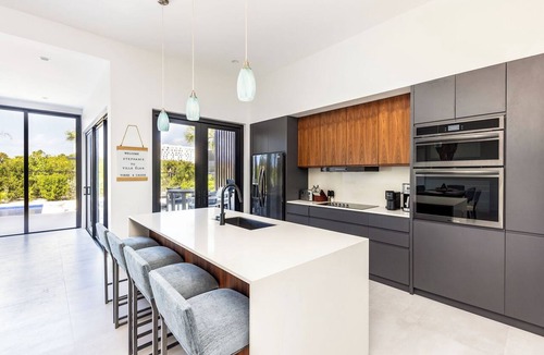 Grace Bay Villa | Discounted Rates ! TAKE 15% off - Brand New 3BR Grace Bay Villa, Beach, Bikes
