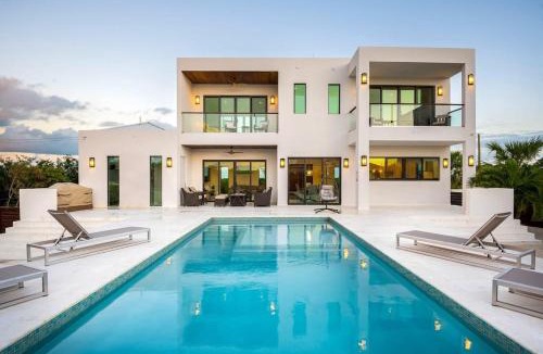 Long Bay Hills Villa | Gated Long Bay Villa Near Grace Bay with Pool