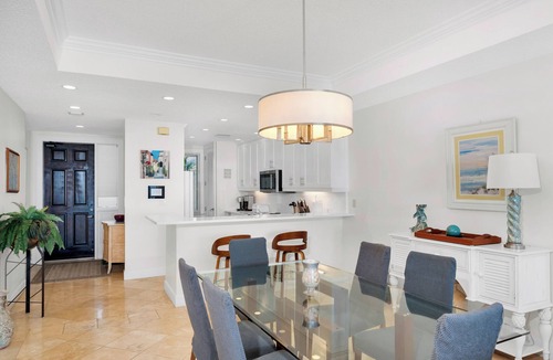 Grace Bay Condo | Grace Bay Beach Front 2 BDR/2BTH Condo at the Grandview