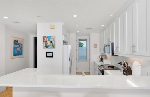 Grace Bay Condo | Grace Bay Beach Front 2 BDR/2BTH Condo at the Grandview