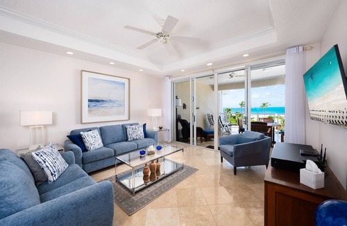 Grace Bay Condo | Grace Bay Beach Front 2 BDR/2BTH Condo at the Grandview