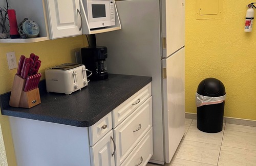 Williams Town Condo | Lovely Beachfront Studio at Coral Beach – South Shore, Grand Bahama Island