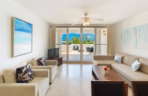 The Bight Condo | New Listing La Vista Azul Spacious 1 Bedroom Condo