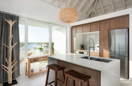 Leeward Settlement Apartment | Ocean Dream Studio Turquoise
