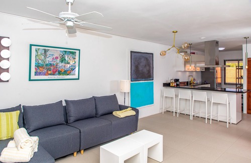 Hato Condo | Oceanfront Condo, Pier Access to Popular Dive Site!