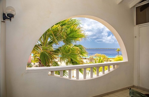 Hato Condo | Oceanfront Condo, Pier Access to Popular Dive Site!