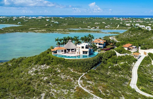 Venetian Road Settlement House | Please Inquire Before Booking – Luxury Villa