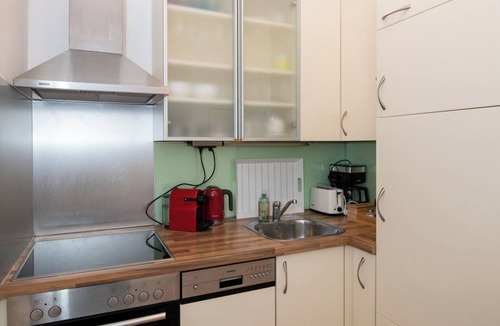 Rudolfsheim-Funfhaus Apartment | Spacious Art Nouveau apartment with subway nearby in Schönbrunn area