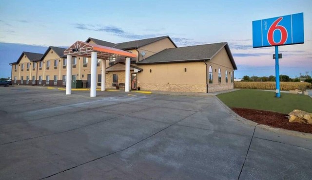 2 Queen Beds | Non-Smoking, Mini Fridge in Percival