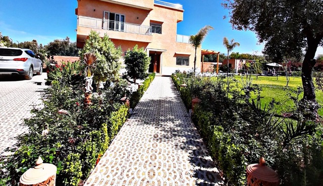 2000 m2 Maz Villa Featuring Free Sauna, BBQ + Pool (30 mins away from Marrakesh) in Marrakesh