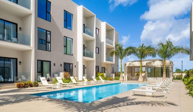 25%Off July 27-31 Pool, Grace Bay, Ocean View Z102