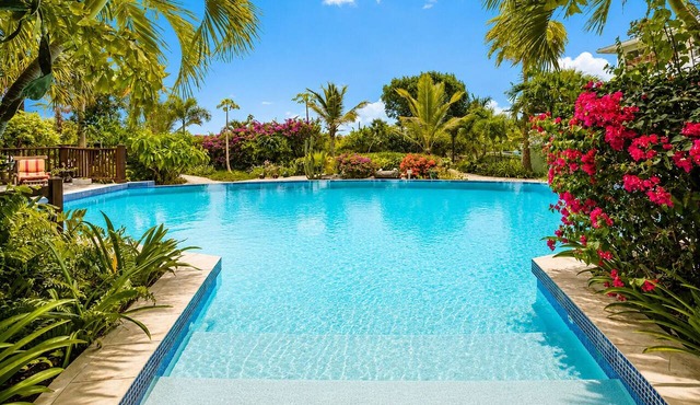 25% Off Sept 10-13, Grace Bay, Pool, Views! (#4)! in Leeward Settlement
