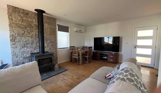 3-bedroom home in Cooma in Cooma