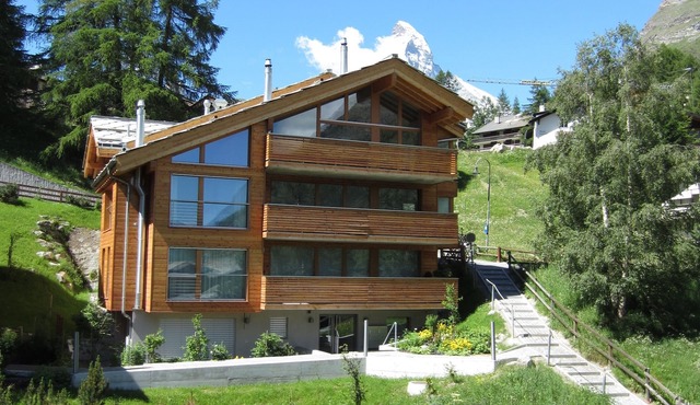 6 min from the center and the MatterhornParadise station, next to the ski bus stop in Zermatt