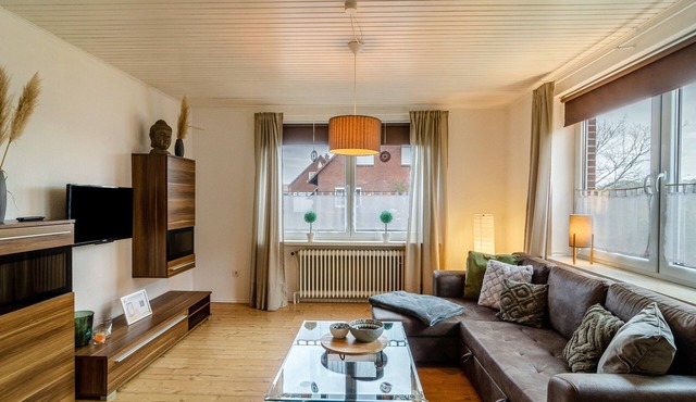 Apartment 'Ferienhaus Diekster - Erdgeschoss 1' with Private Terrace, Private Garden and Wi-Fi in Norden-Norddeich