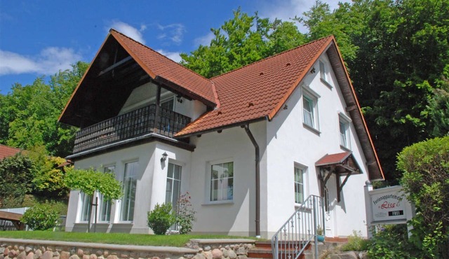 Apartment Lisa with terrace on the coastal forest in Sellin