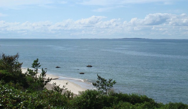 Aquinnah Beachfront, Perfect Sunsets, Private Beach in Aquinnah