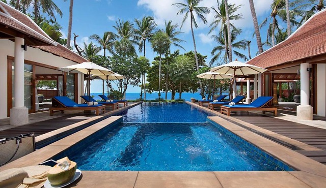 Baan Chao Lay in Lipa Noi
