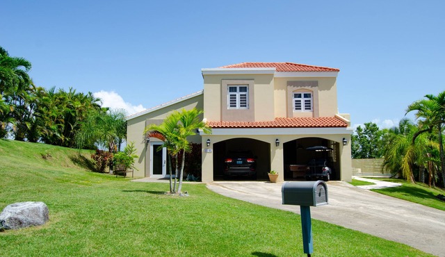 BACK TO BUSINESS Golf Cart,Swimming Pool, generator & Breathless Scenic Views! in Humacao