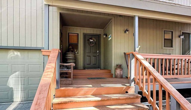 Bearfoot Getaway - Sierra Cedars in Shaver Lake