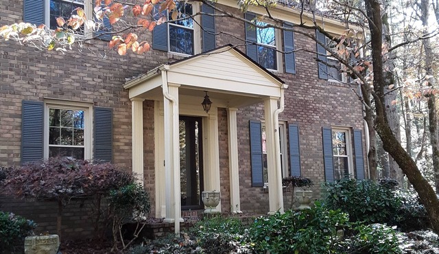 Beautiful 2-story home minutes from Downtown Hendersonville in Laurel Park