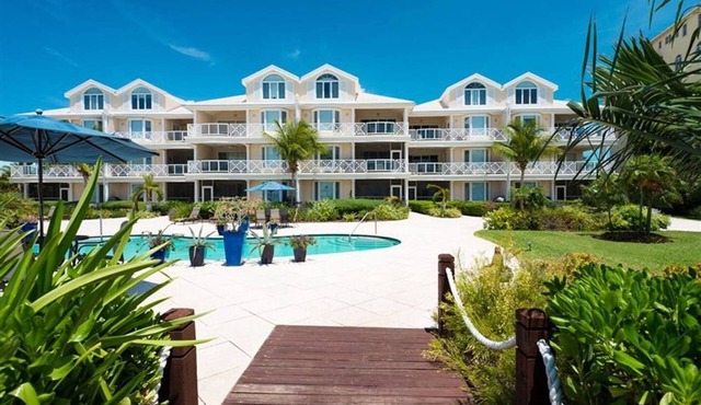 Beautiful Ocean View 2 Bedroom Condo on Grace Bay Beach