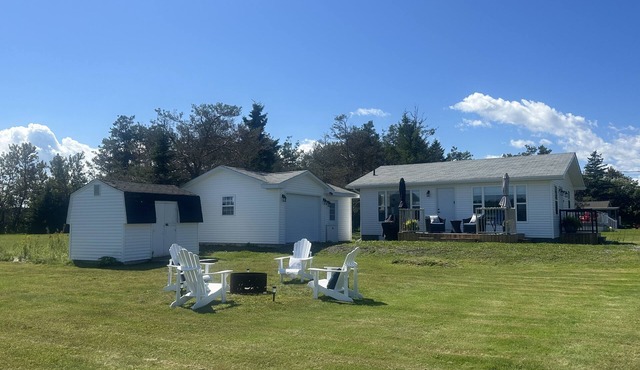 Beautiful waterfront cottage on large property. Walking distance to Parlee Beach in Pointe du Chene