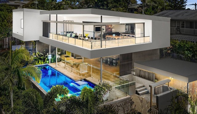 Blueys Beach House - 4 bedroom in Sunrise Beach