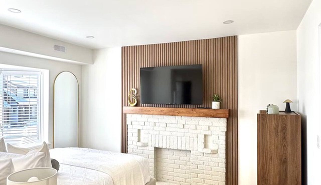 Bright & Luxurious Cozy Studio APT in Toronto