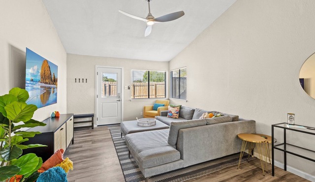 Bright, welcoming home minutes from Q2 + Domain in Austin